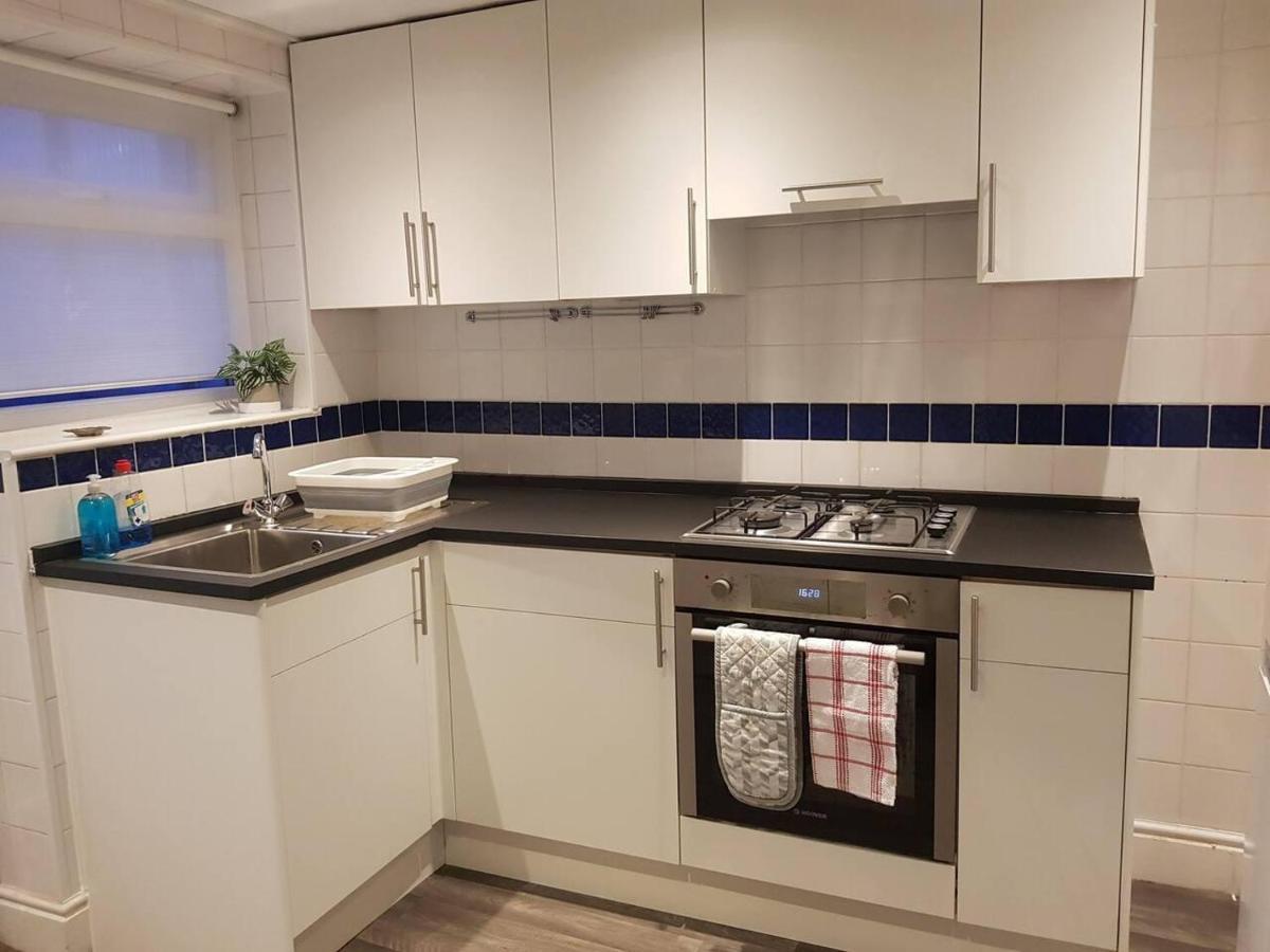 Bright 4-Bed House 15 Min To Manchester Centreヴィラ エクステリア 写真