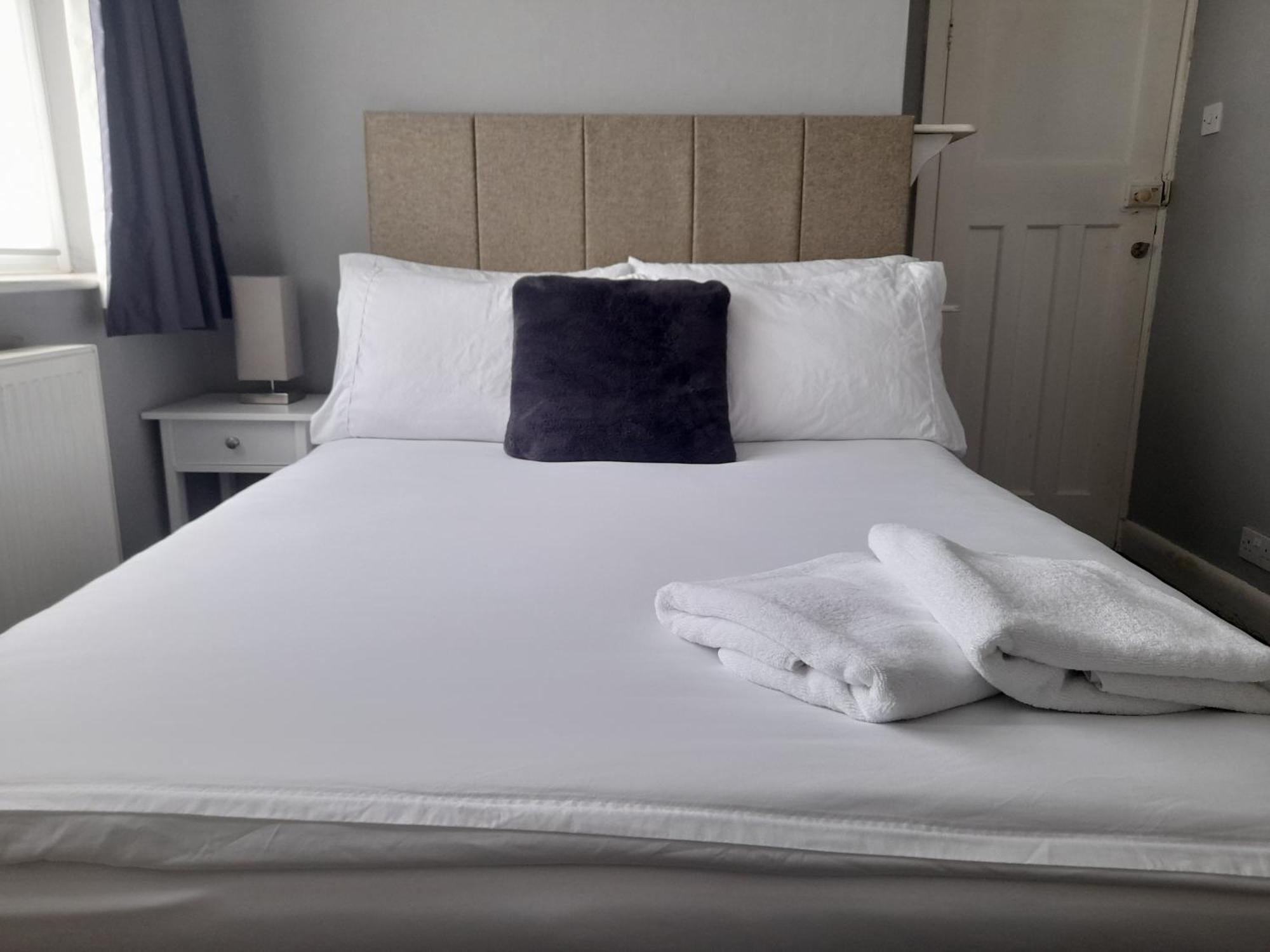 Bright 4-Bed House 15 Min To Manchester Centreヴィラ エクステリア 写真