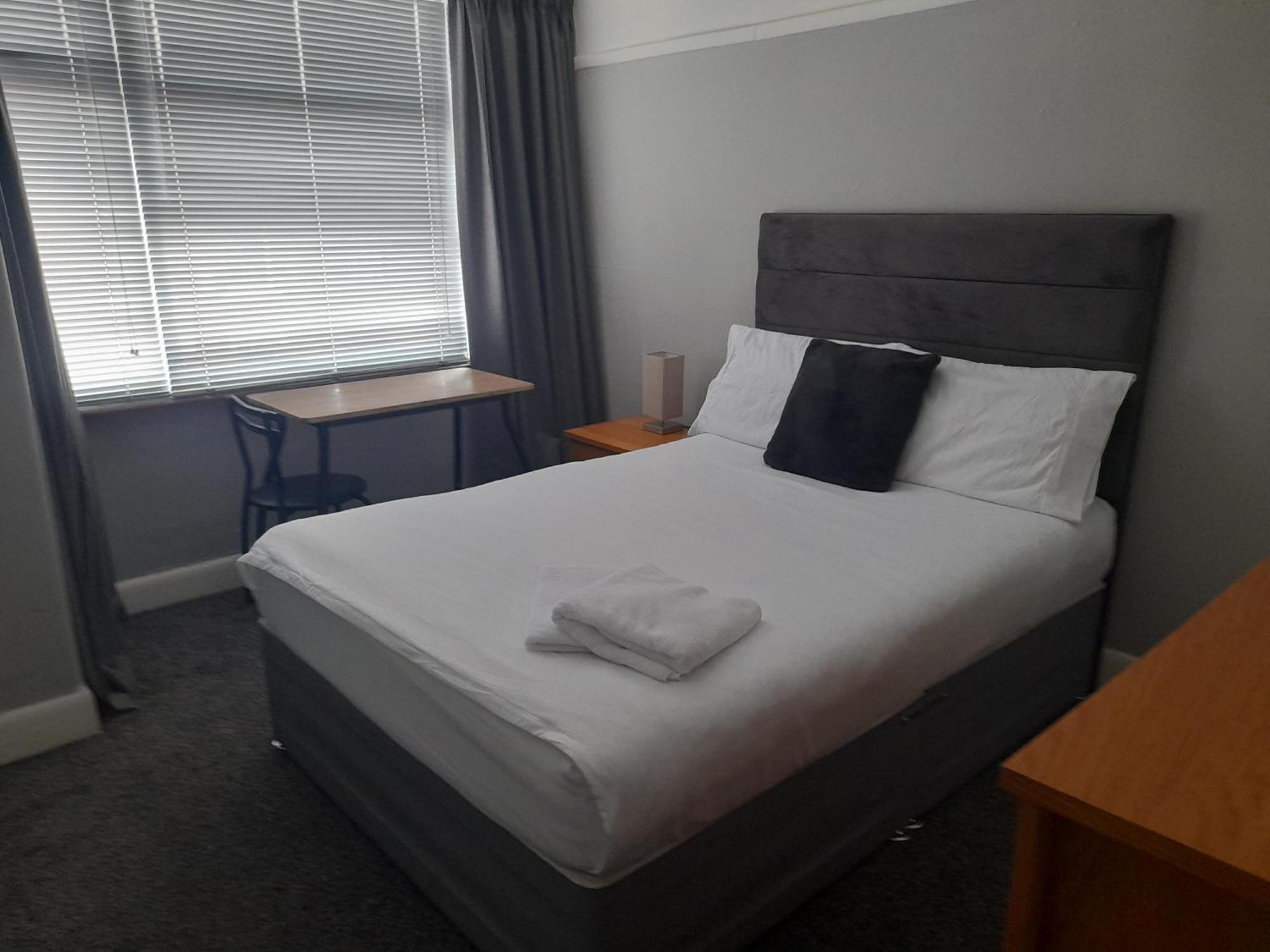 Bright 4-Bed House 15 Min To Manchester Centreヴィラ エクステリア 写真
