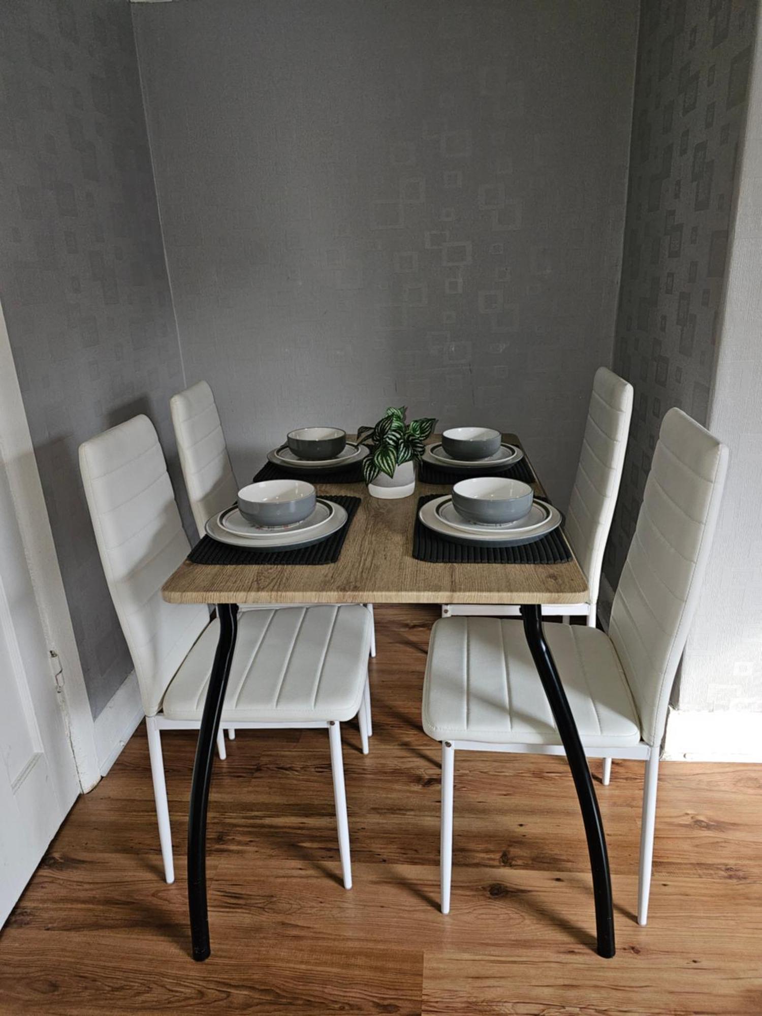 Bright 4-Bed House 15 Min To Manchester Centreヴィラ エクステリア 写真